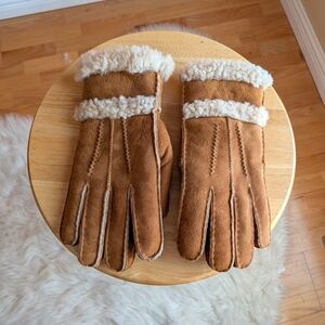 Woman’s / Man’s Sheepskin Gloves  Size S- M Leather